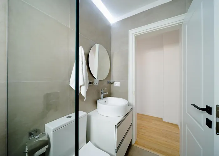 Square Luxury Penthouse Apartment *