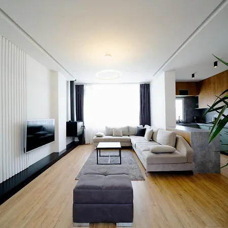 Square Luxury Penthouse شقة