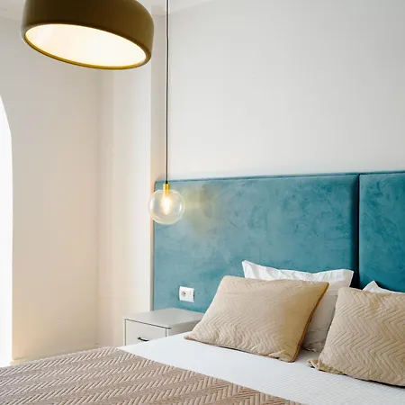 Square Luxury Penthouse * تيرانا