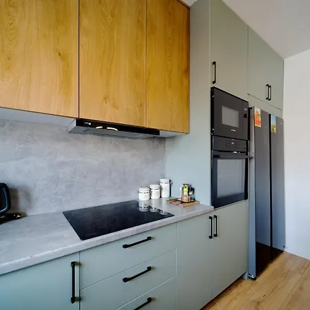 Square Luxury Penthouse * تيرانا