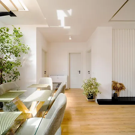 شقة Square Luxury Penthouse تيرانا