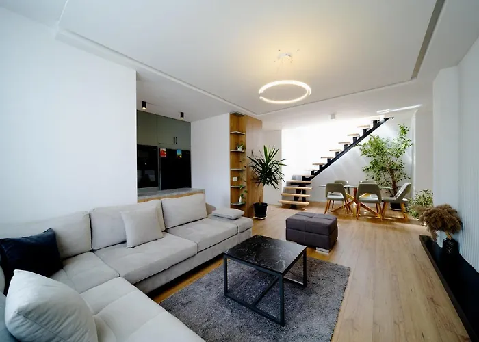 Square Luxury Penthouse 公寓