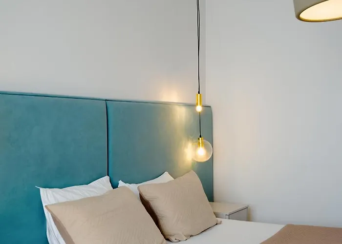 Square Luxury Penthouse 公寓 地拉那